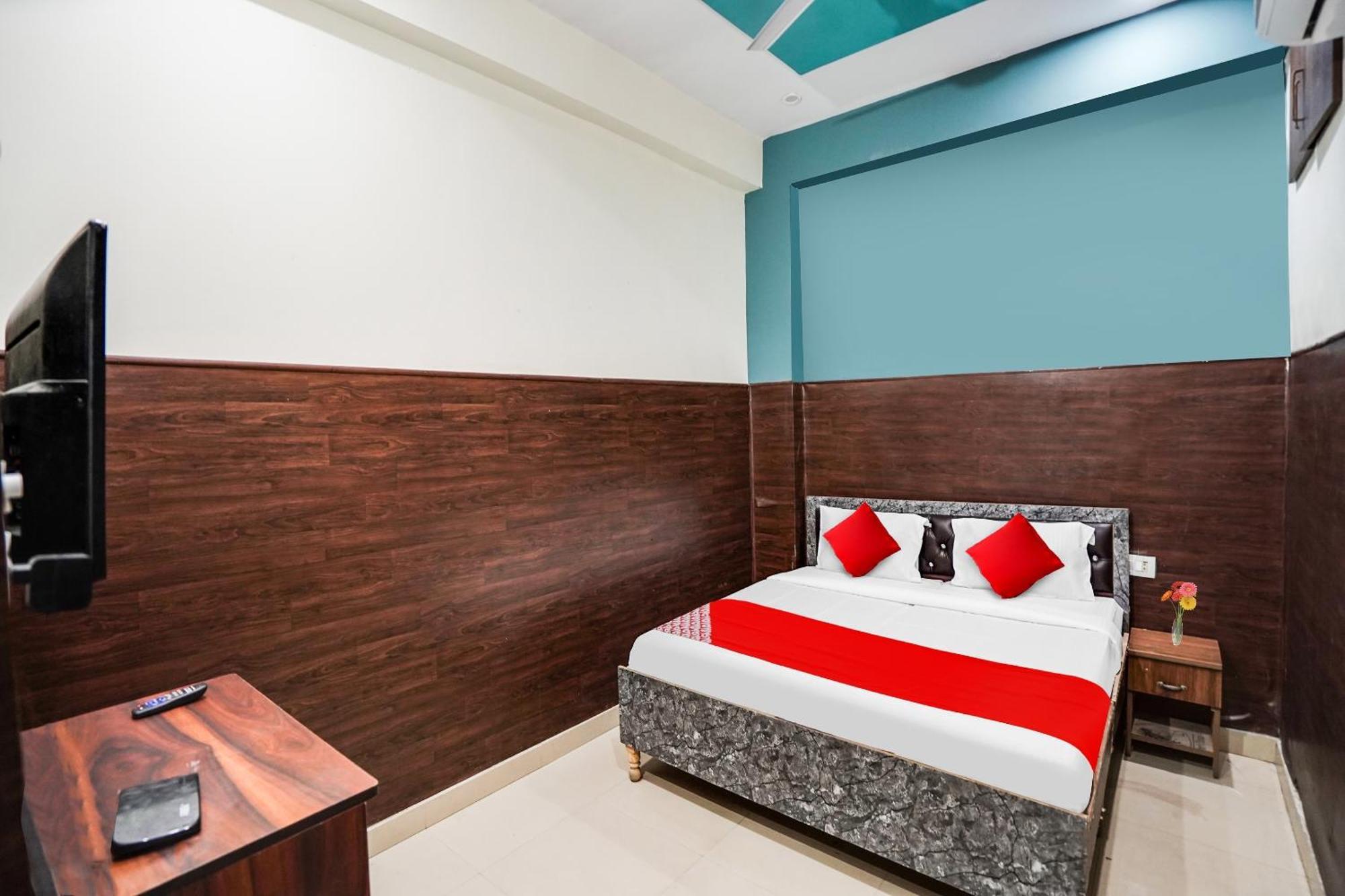 Hotel O Dream Palace Inn Noida Exterior foto