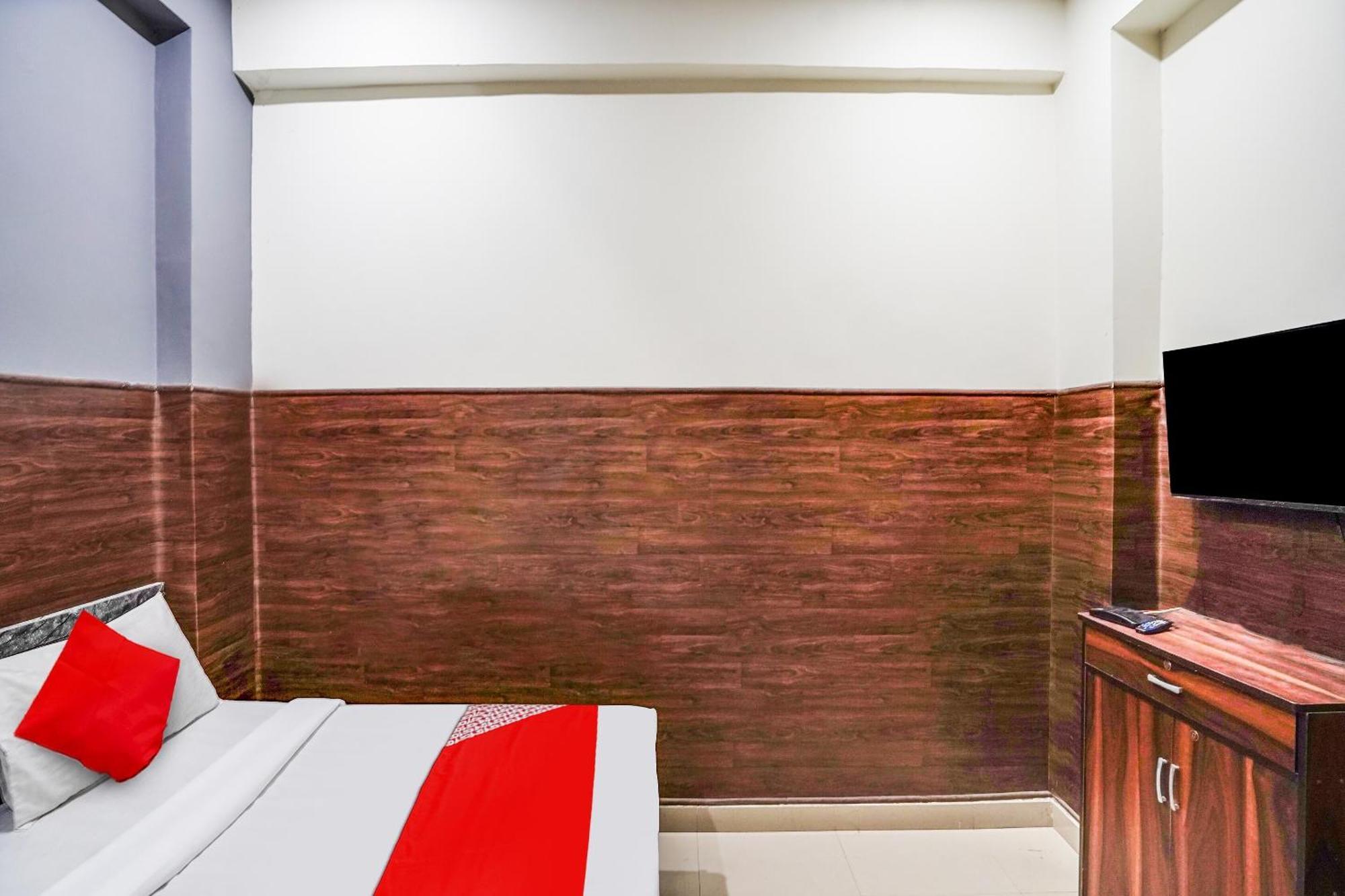 Hotel O Dream Palace Inn Noida Exterior foto